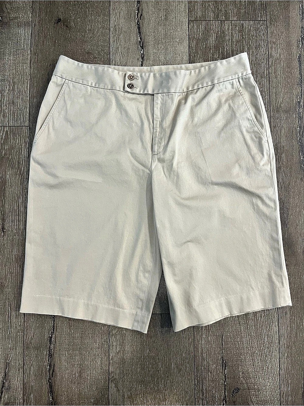 Lauren by Ralph Lauren Beige Bermuda Shorts in Women’s Size 16